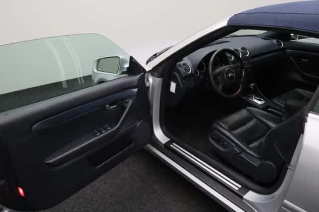 Audi A4 (2002) thumbnail 2