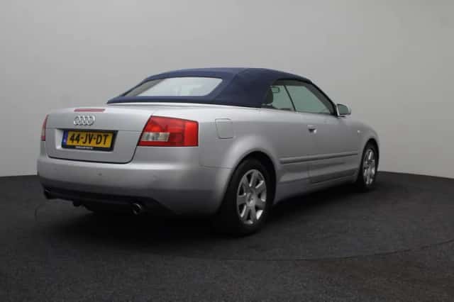 Audi A4 (2002) thumbnail 3