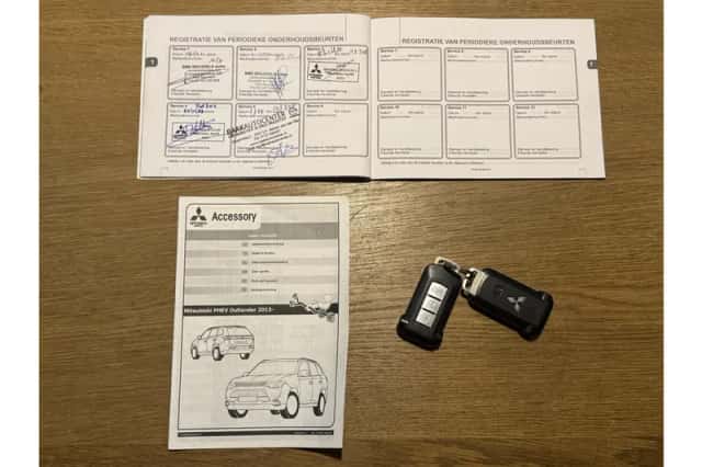 Mitsubishi Outlander (2019) thumbnail 3