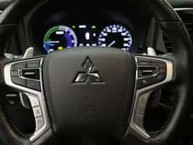 Mitsubishi Outlander (2019) thumbnail 6