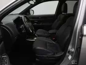 Mitsubishi Outlander (2019) thumbnail 7