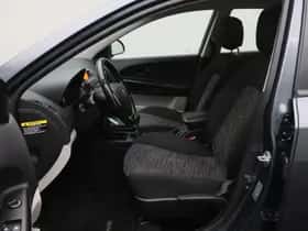 Kia Cee'd (2008) thumbnail 6