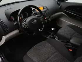 Kia Cee'd (2008) thumbnail 7