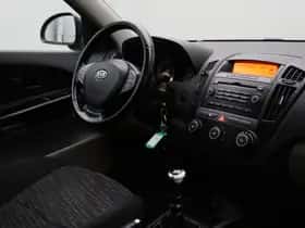 Kia Cee'd (2008) thumbnail 9
