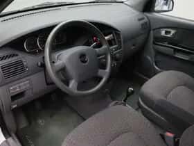 Kia Carens (2006) thumbnail 2