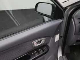 Kia Carens (2006) thumbnail 19