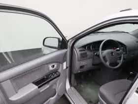 Kia Carens (2006) thumbnail 5