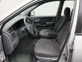 Kia Carens (2006) thumbnail 8