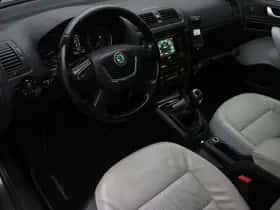 Škoda Octavia (2011) thumbnail 8