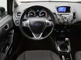 Ford Fiesta (2014) thumbnail 2