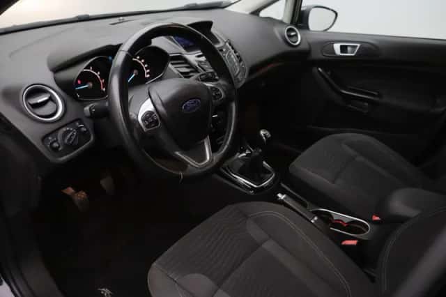 Ford Fiesta (2014) thumbnail 6