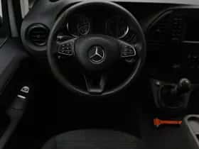 Mercedes-Benz Vito (2020) thumbnail 2