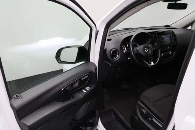 Mercedes-Benz Vito (2022) thumbnail 5
