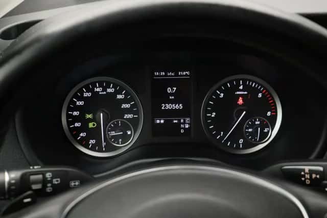 Mercedes-Benz Vito (2022) thumbnail 6