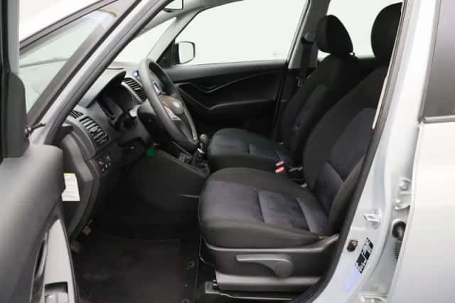 Hyundai ix20 (2011) thumbnail 5