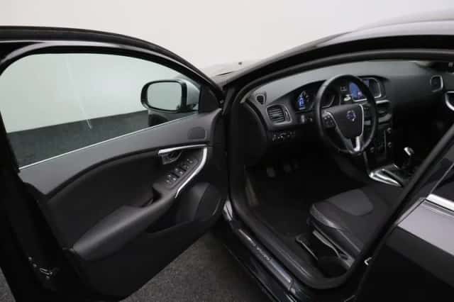 Volvo V40 (2014) thumbnail 4