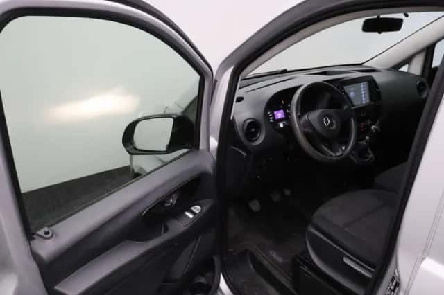 Mercedes-Benz Vito (2017) thumbnail 4