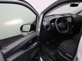 Mercedes-Benz Vito (2017) thumbnail 4