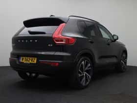 Volvo XC40 (2022) thumbnail 3