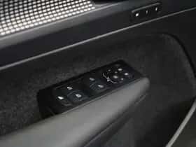 Volvo XC40 (2022) thumbnail 10