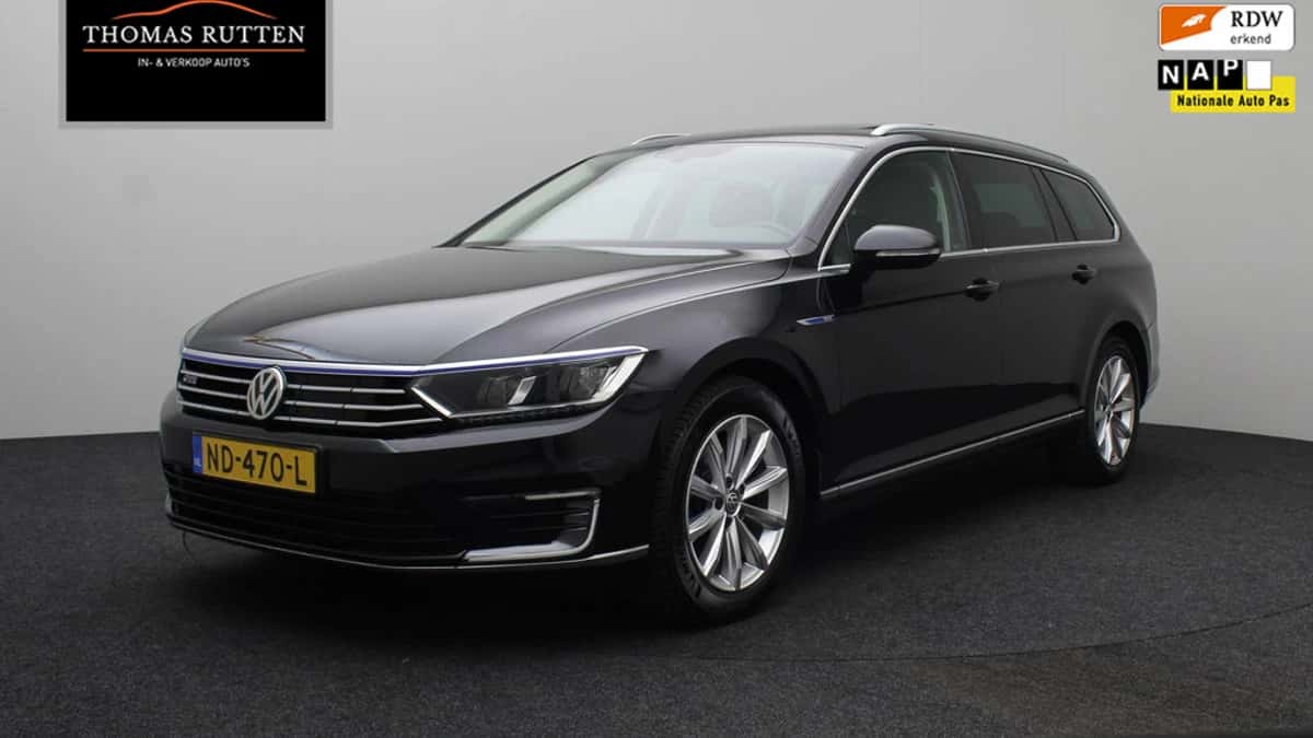 Volkswagen Passat (2016) — foto 1