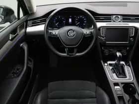 Volkswagen Passat (2016) thumbnail 2