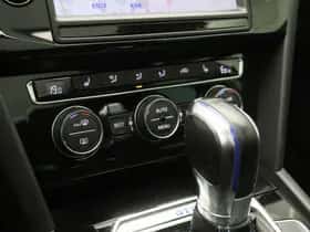 Volkswagen Passat (2016) thumbnail 29