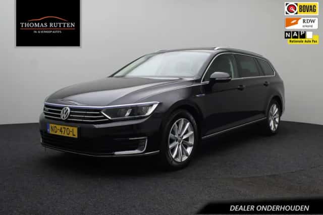 Volkswagen Passat (2016) thumbnail 1
