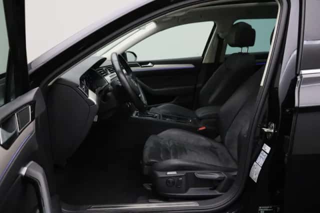 Volkswagen Passat (2016) thumbnail 5