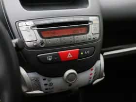 Toyota Aygo (2012) thumbnail 12