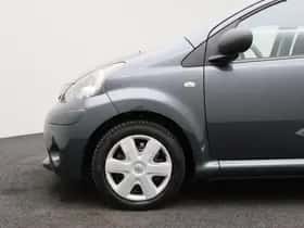 Toyota Aygo (2012) thumbnail 25