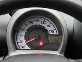 Toyota Aygo (2012) thumbnail 5