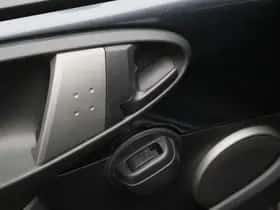 Toyota Aygo (2012) thumbnail 9