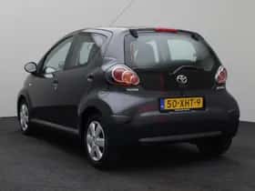 Toyota Aygo (2012) thumbnail 10