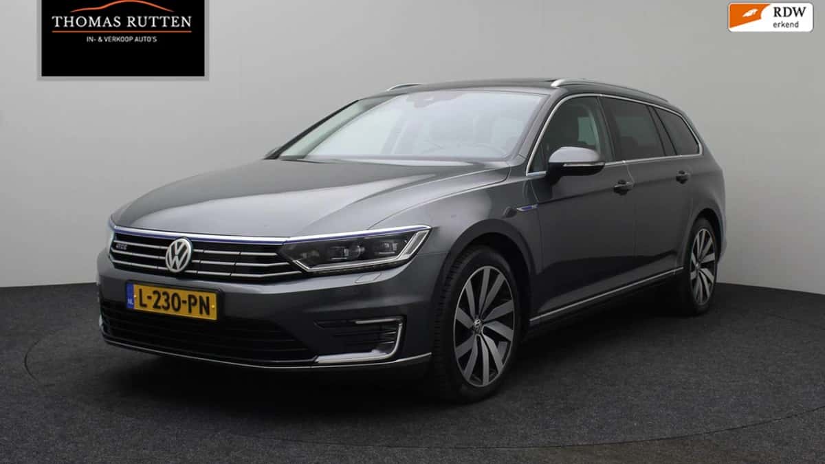 Volkswagen Passat (2016) — foto 1