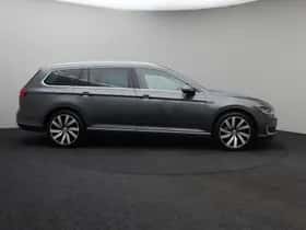 Volkswagen Passat (2016) thumbnail 16
