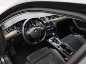 Volkswagen Passat (2016) thumbnail 17