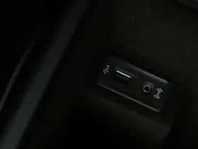 Volkswagen Passat (2016) thumbnail 33