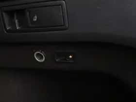 Volkswagen Passat (2016) thumbnail 38