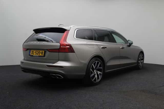Volvo V60 (2019) thumbnail 3