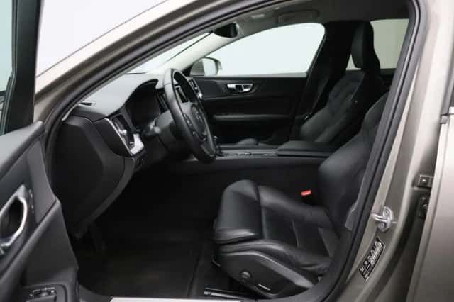 Volvo V60 (2019) thumbnail 5