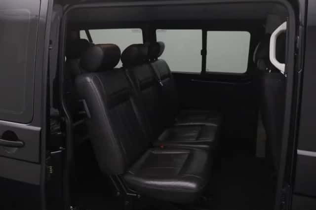 Volkswagen Transporter (2015) thumbnail 6