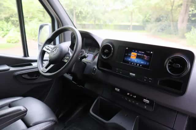 Mercedes-Benz Sprinter (2018) thumbnail 4
