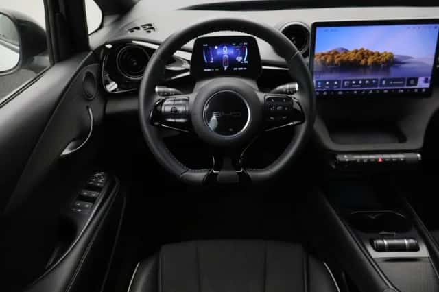 BYD Dolphin (2024) thumbnail 2
