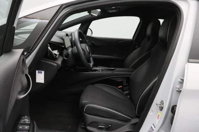 BYD Dolphin (2024) thumbnail 5