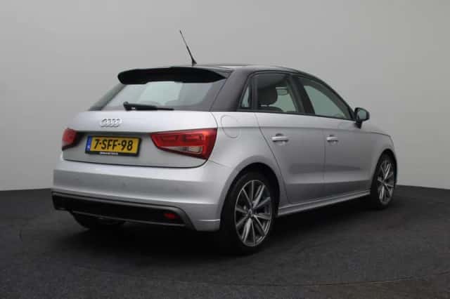 Audi A1 (2013) thumbnail 3