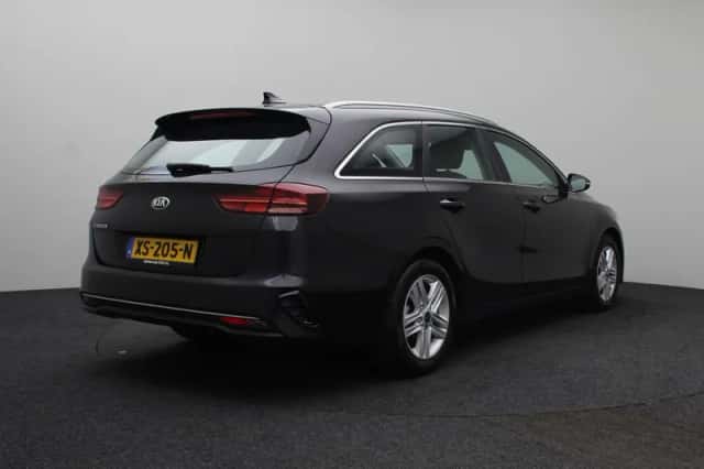 Kia Ceed Sportswagon (2019) thumbnail 3