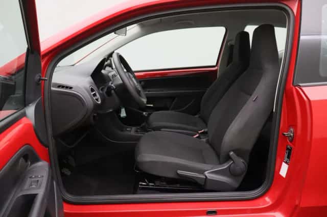 Volkswagen Up! (2012) thumbnail 5