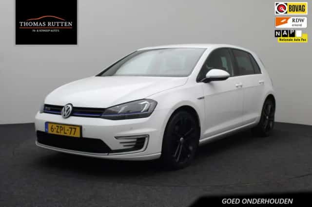 Volkswagen Golf (2015) thumbnail 1