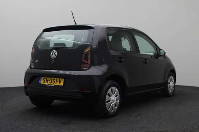 Volkswagen Up! (2018) thumbnail 4